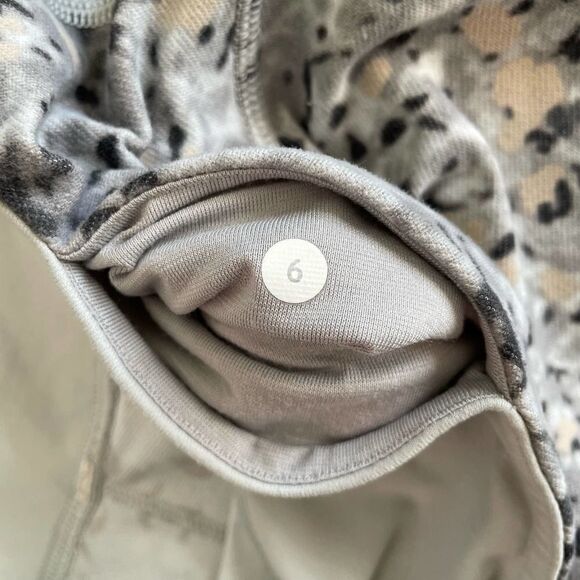 Lululemon Wunder Under Not So Petite Fleur Silver Soon Crop Leggings - Size: 6 - Picture 5 of 12